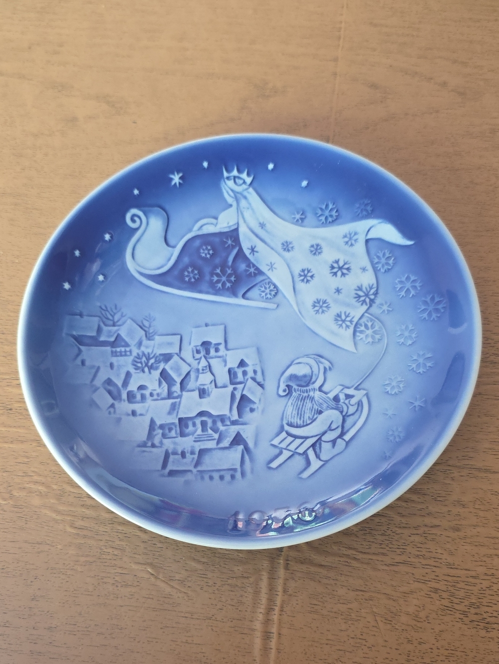 Blue Decorative Winter-Themed Wall Plate